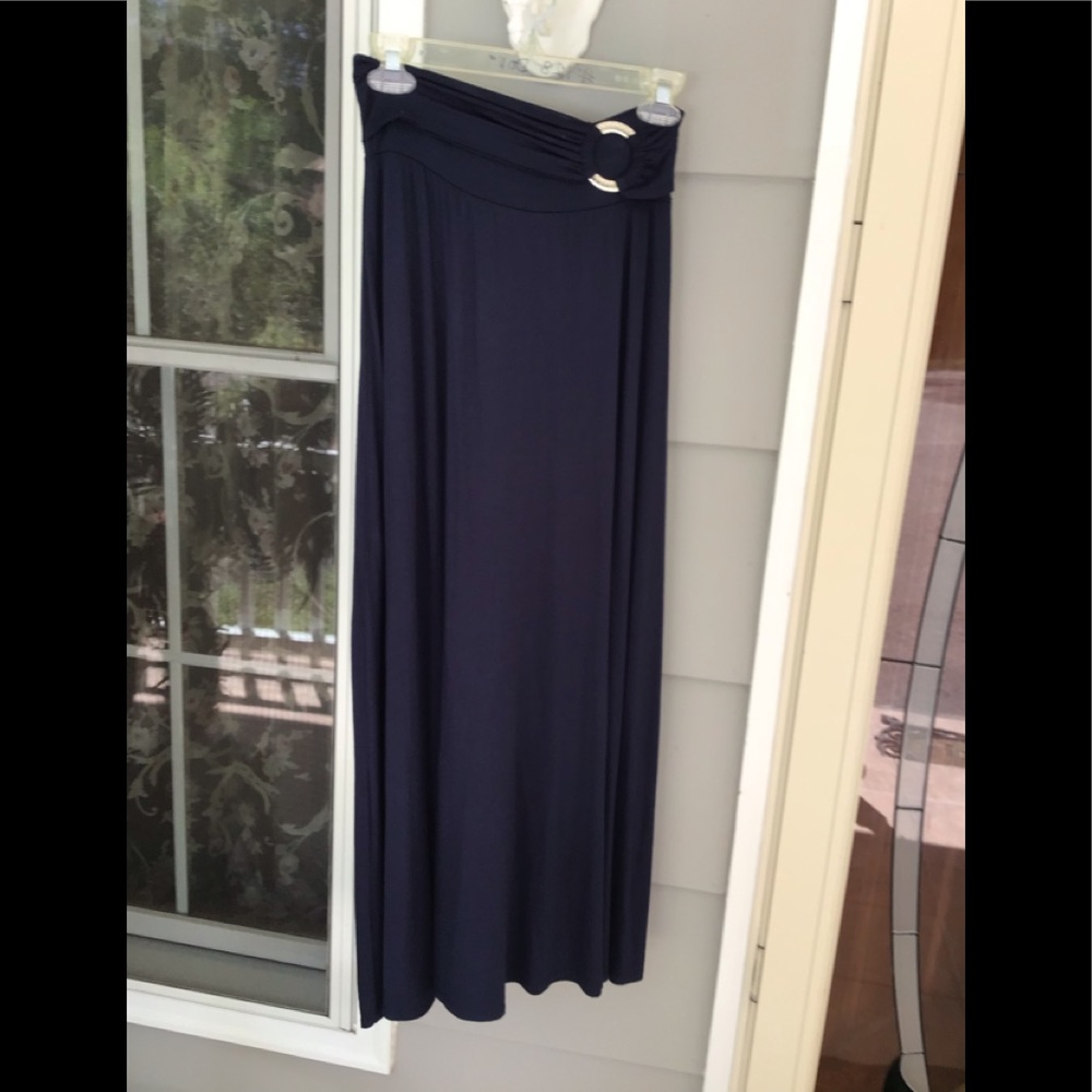 New Direction size small maxi skirt navy blue with a buckle on the waist EUC